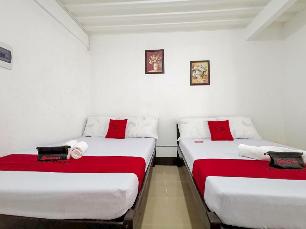 Reddoorz Near Davao Medical School Foundation Hotel Exterior photo